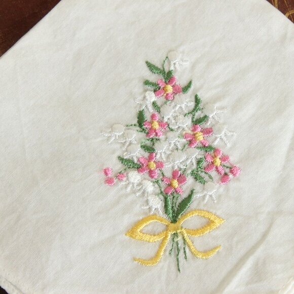 Vintage Handkerchief, White Linen with Pink and White Floral Embroidered Hankie - Picture 2 of 10